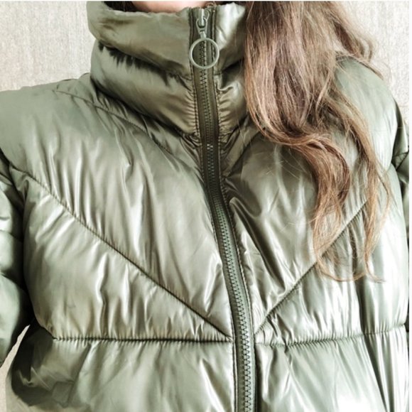 Green Puffer Jacket (vegan) - Picture 7 of 9